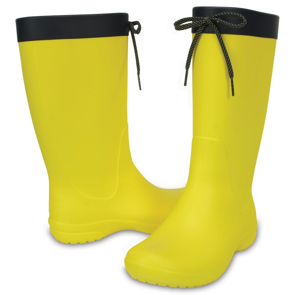 Резиновые crocs женские. Резиновые сапоги Crocs Freesail Rain Boot. Желтые сапоги крокс. Крокс желтые резиновые сапоги. Желтые сапоги Crocs.