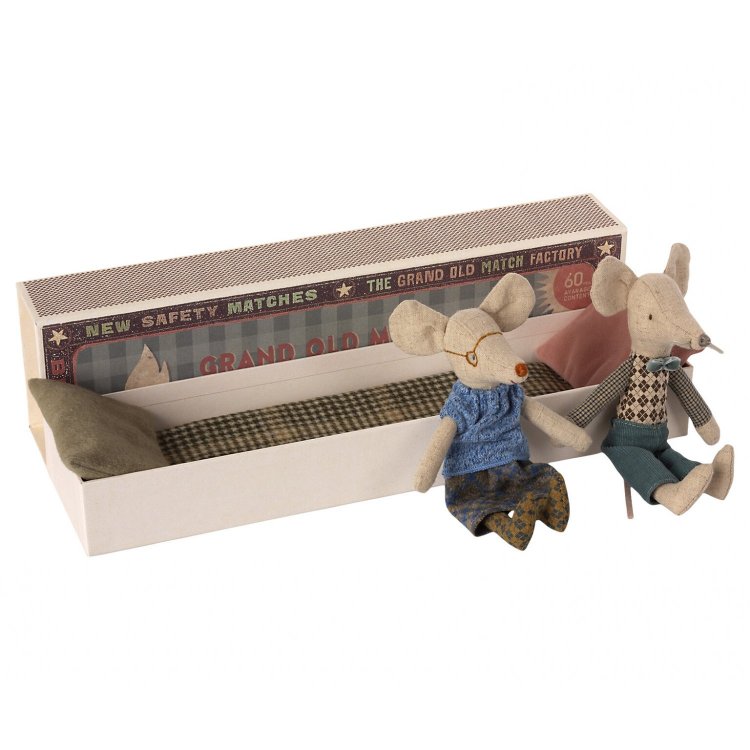 Maileg Мыши дедушка и бабушка в коробке (15 см)